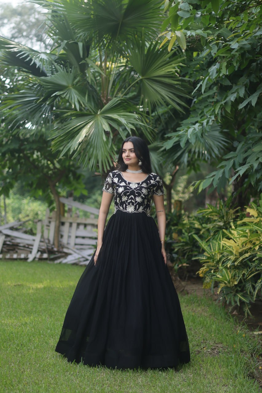 PREMIUM READYMADE DESIGNER BLACK GOWN COLLECTIONS. 💃🏻