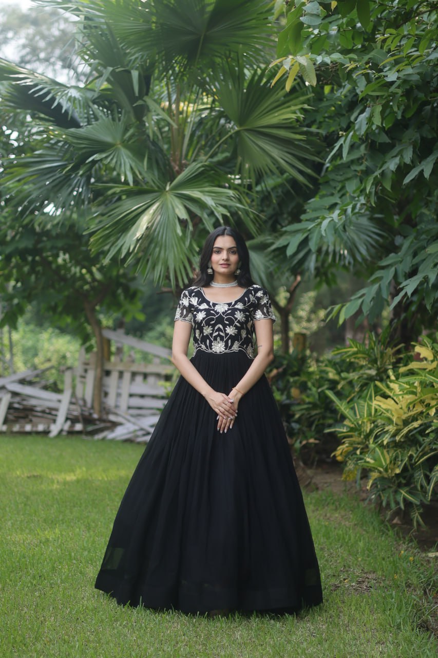 PREMIUM READYMADE DESIGNER BLACK GOWN COLLECTIONS. 💃🏻