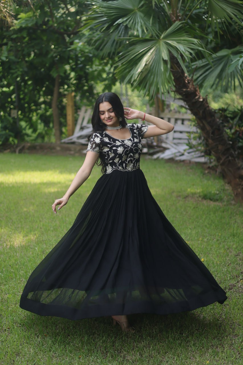 PREMIUM READYMADE DESIGNER BLACK GOWN COLLECTIONS. 💃🏻