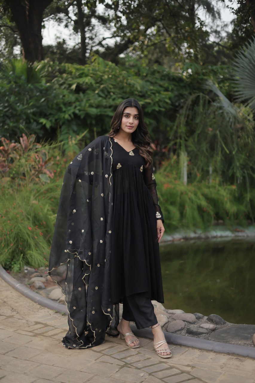 PREMIUM READYMADE ALIA BLACK CUT KURTI WITH PANT & DUPATTA SET 👜 🚀