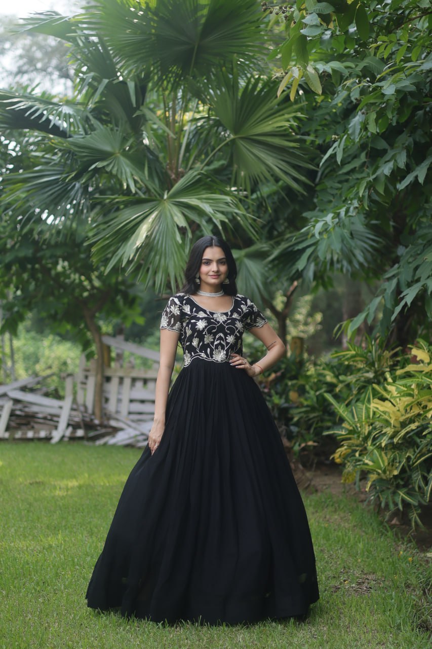 PREMIUM READYMADE DESIGNER BLACK GOWN COLLECTIONS. 💃🏻