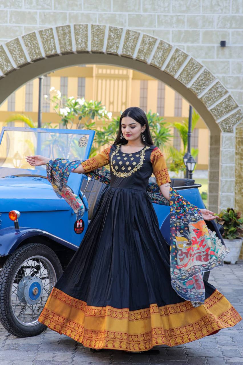 PREMIUM DESIGNER READYMADE BLACK GOWN-DUPATTA COLLECTIONS. 💃🏻