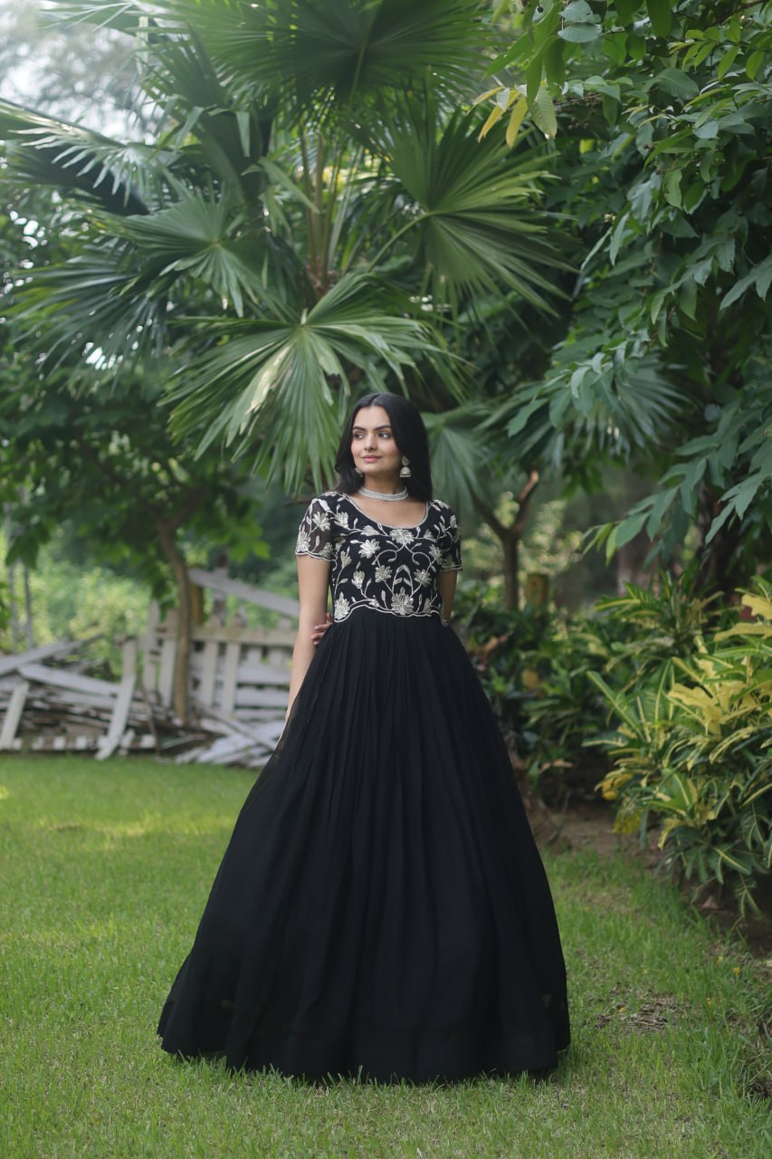 PREMIUM READYMADE DESIGNER BLACK GOWN COLLECTIONS. 💃🏻