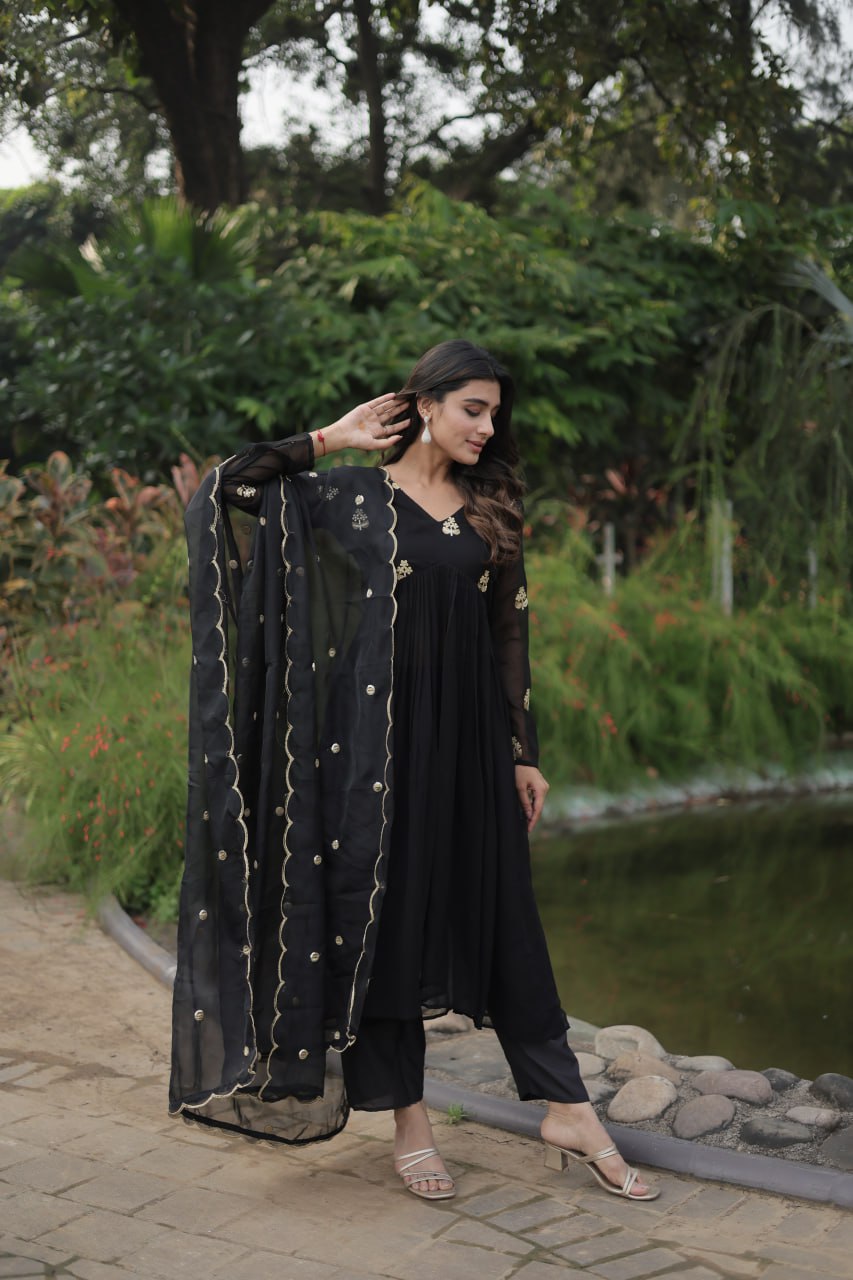 PREMIUM READYMADE ALIA BLACK CUT KURTI WITH PANT & DUPATTA SET 👜 🚀