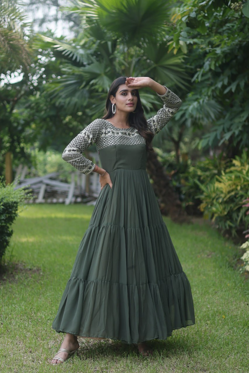 PREMIUM DESIGNER READYMADE GREEN GOWN COLLECTIONS. 👜