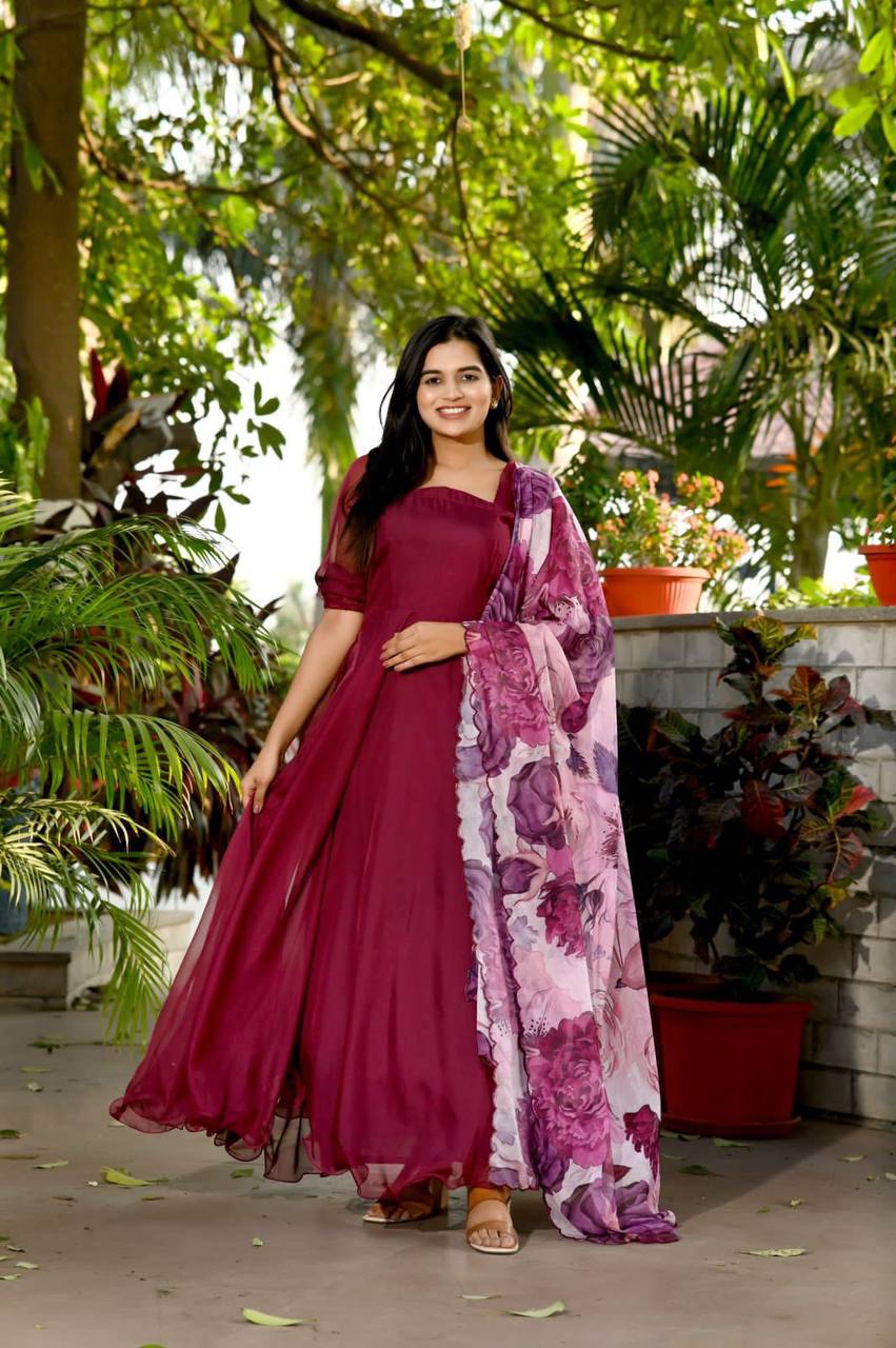 PREMIUM DESIGNER READYMADE MARRON GOWN-DUPATTA COLLECTIONS.🥰