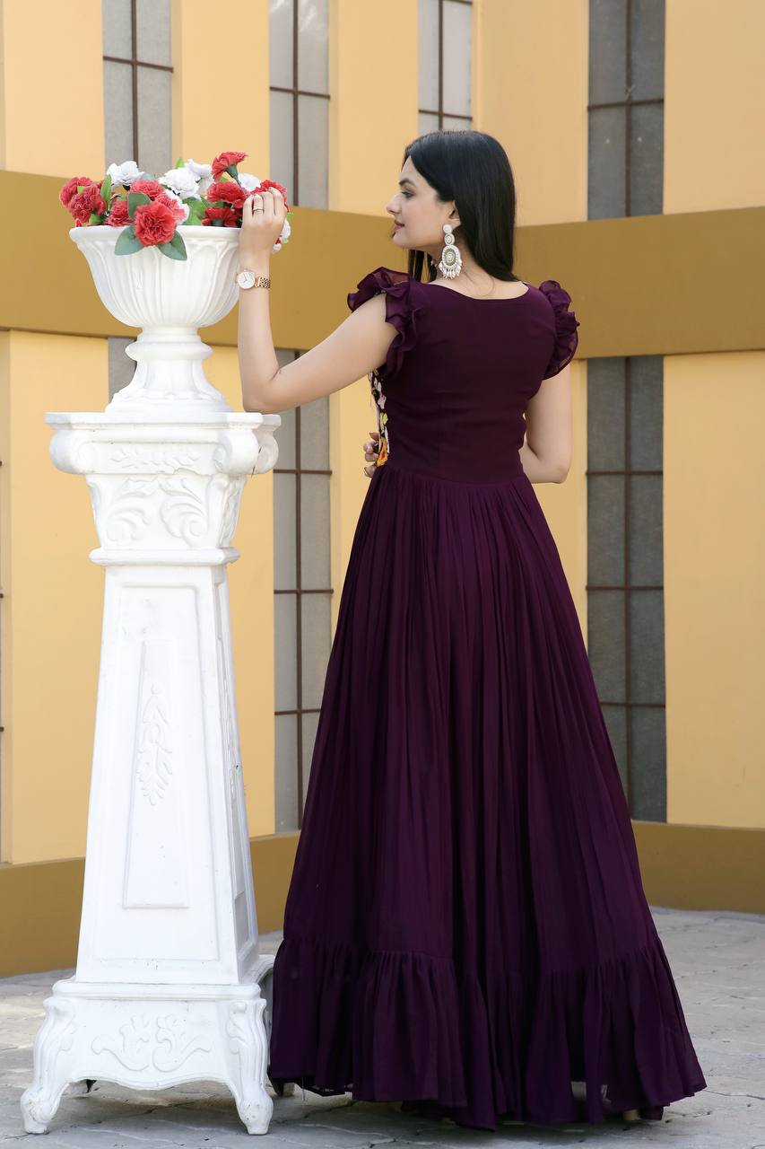 PREMIUM READYMADE DESIGNER PURPLE GOWN COLLECTIONS.💃🏻