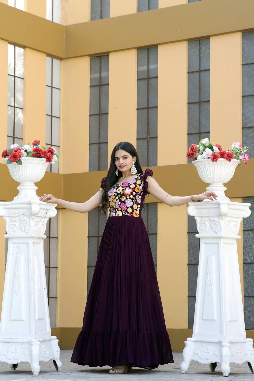 PREMIUM READYMADE DESIGNER PURPLE GOWN COLLECTIONS.💃🏻