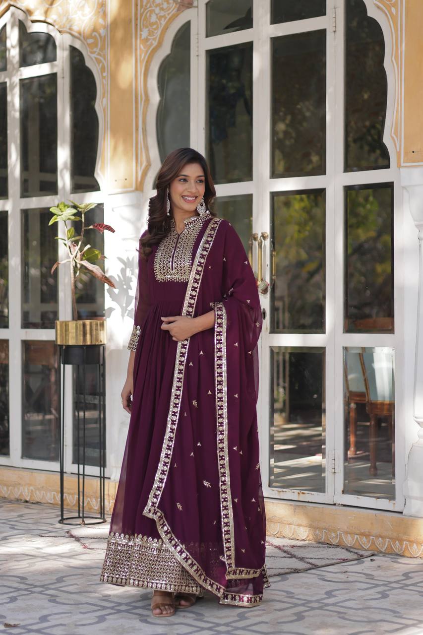 ✨ Enchanting Elegance Gown with Dupatta – A Glamorous Statement! ✨ PURPLE