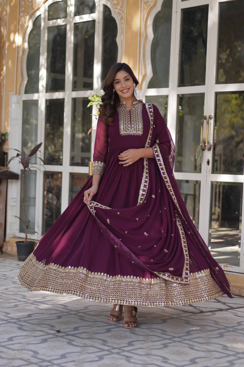 ✨ Enchanting Elegance Gown with Dupatta – A Glamorous Statement! ✨ PURPLE