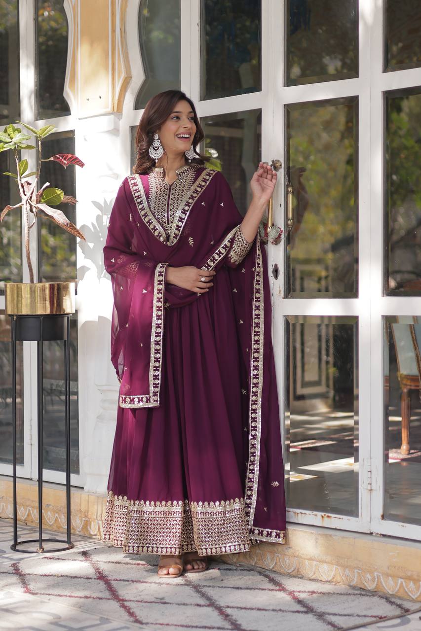 ✨ Enchanting Elegance Gown with Dupatta – A Glamorous Statement! ✨ PURPLE