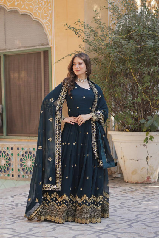 ✨ Regal Elegance Designer Gown with Dupatta – A Symbol of Luxury & Grace! ✨ DARK GREEN